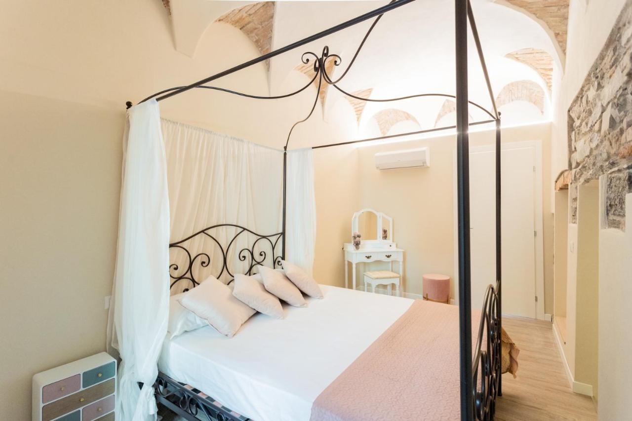 Romantic Escape Centre With Jacuzzi & Parking By Rent Apartment Como