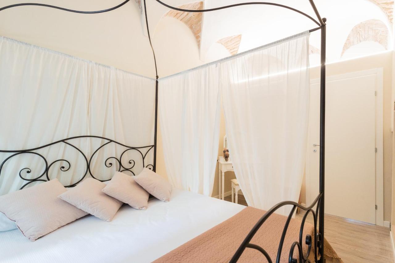 Romantic Escape Centre With Jacuzzi & Parking By Rent Como