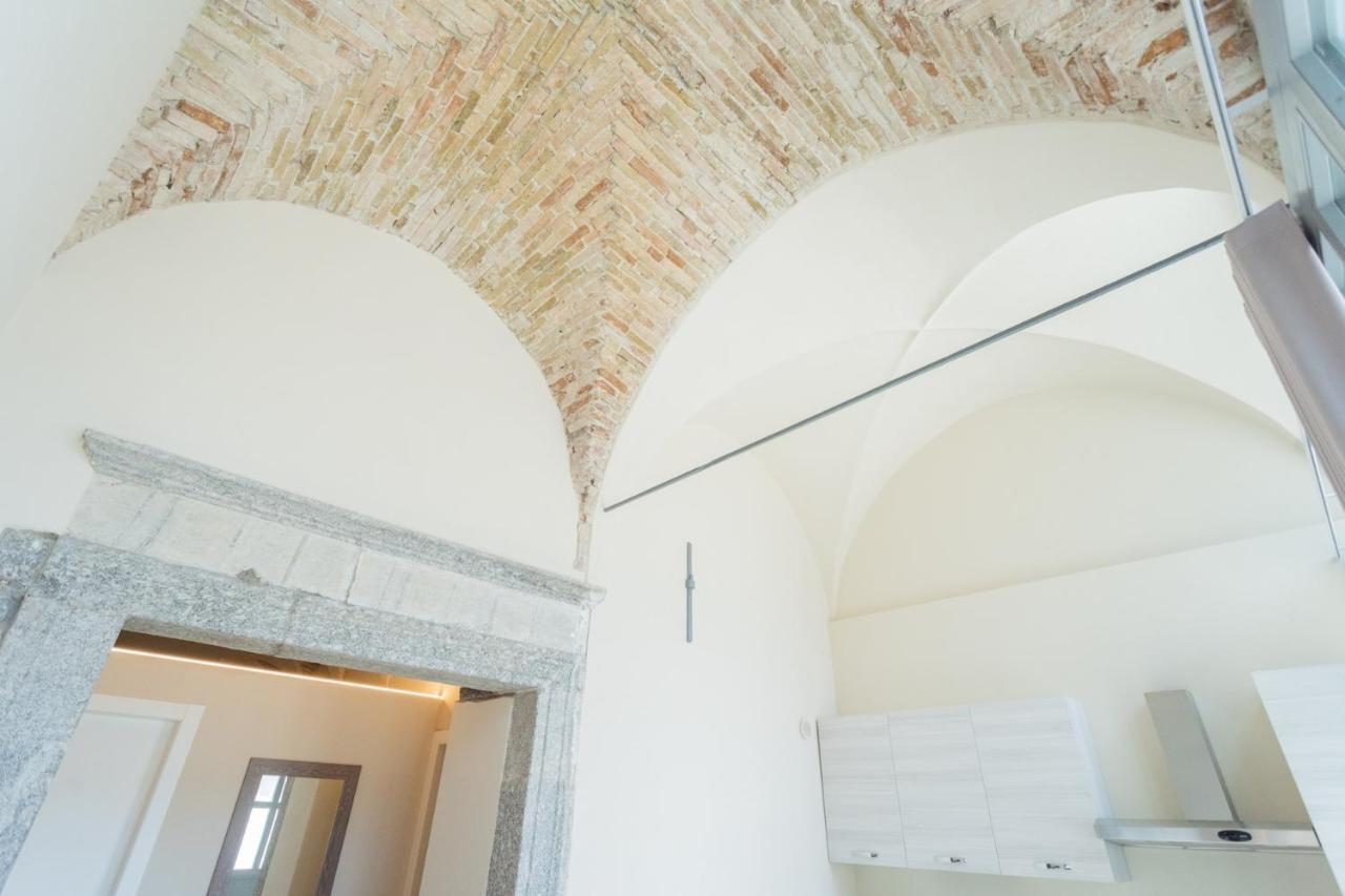 Romantic Escape Centre With Jacuzzi & Parking By Rent