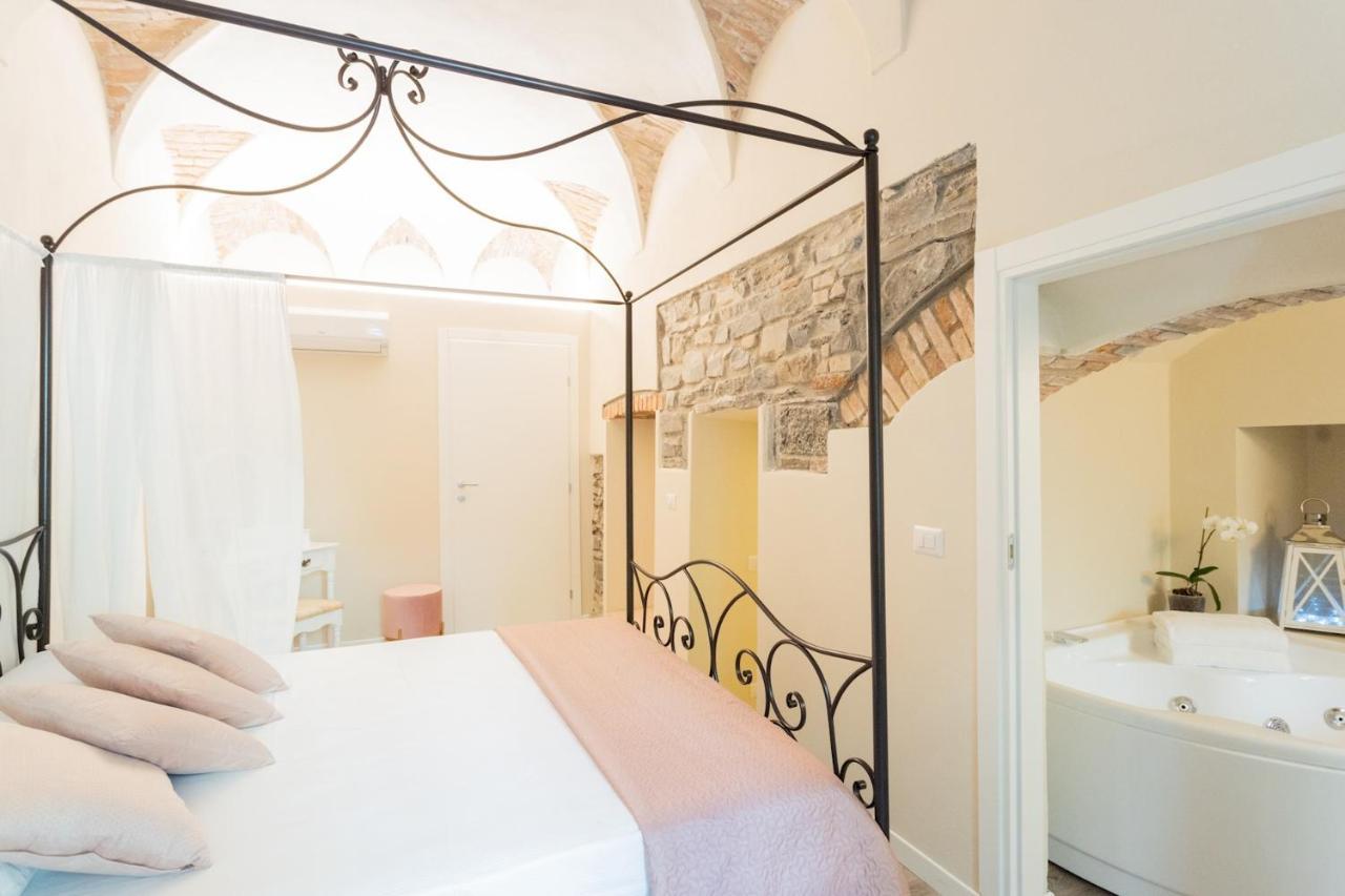 Romantic Escape Centre With Jacuzzi & Parking By Rent